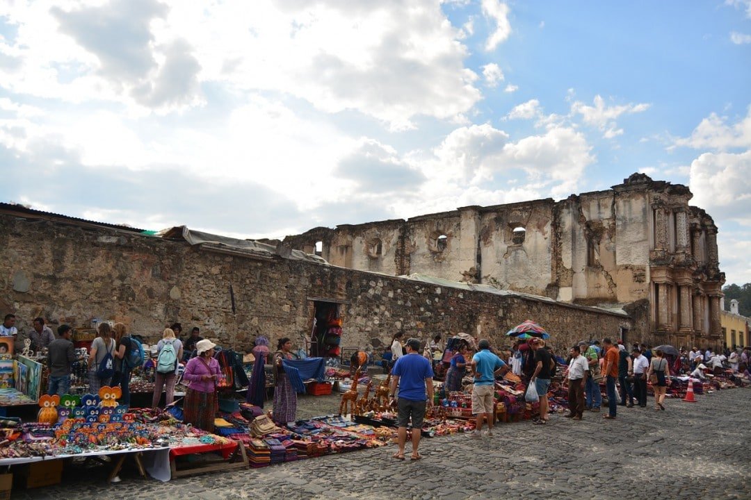 personas comprando en Guatemala
