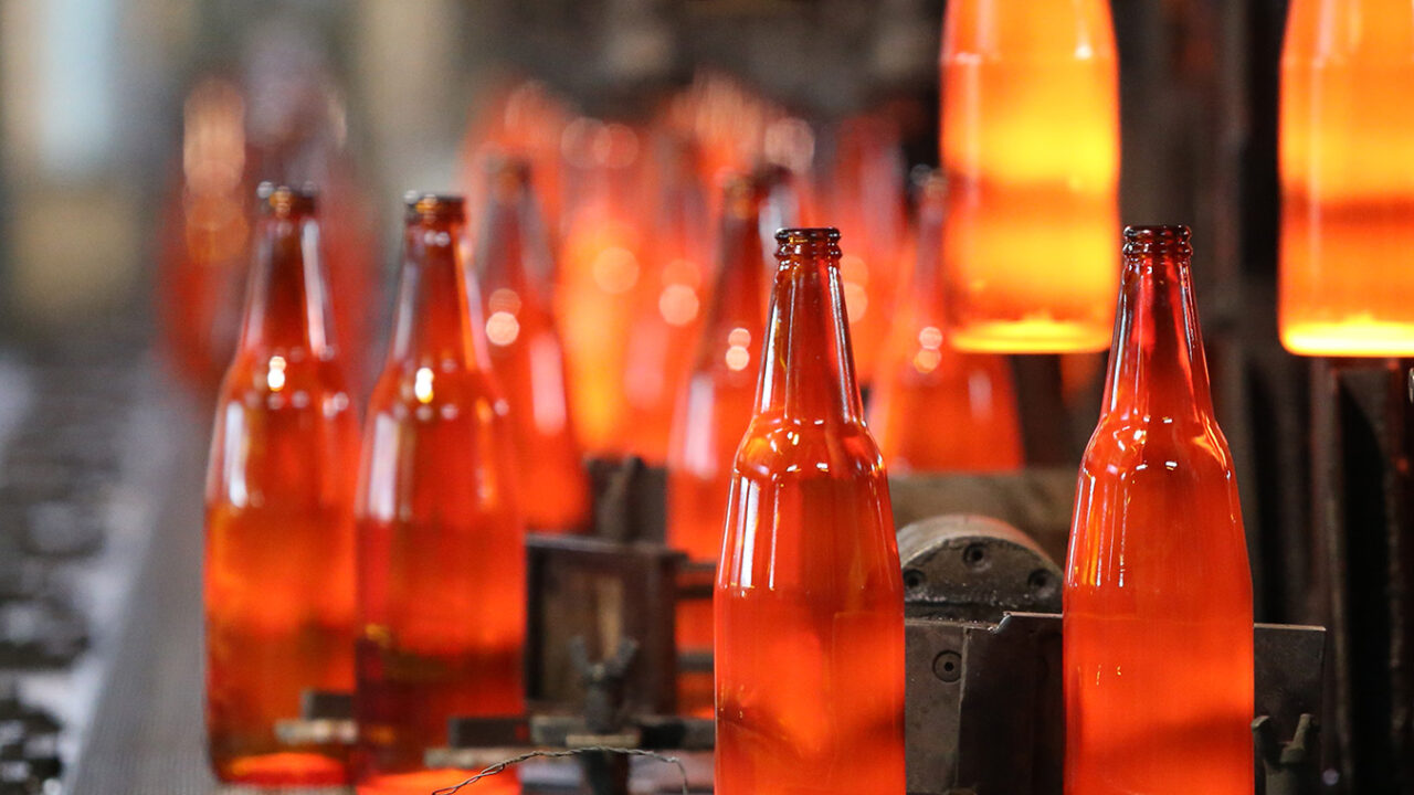 Cómo la industria del vidrio impulsa el desarrollo manufacturero en Guatemala